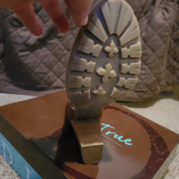 DIBA TRUE for real life BOOTS Size 8 - Picture 6 of 8